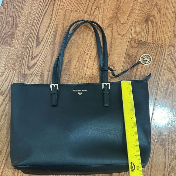 Michael Kors tote - Picture 3 of 7